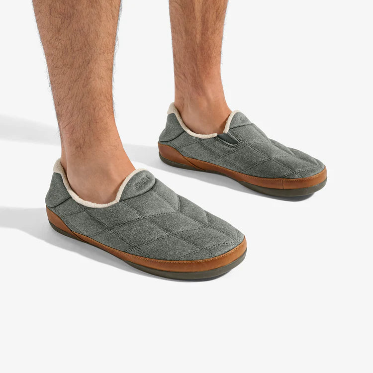 OluKai Mens Pūkuʻi Slippers