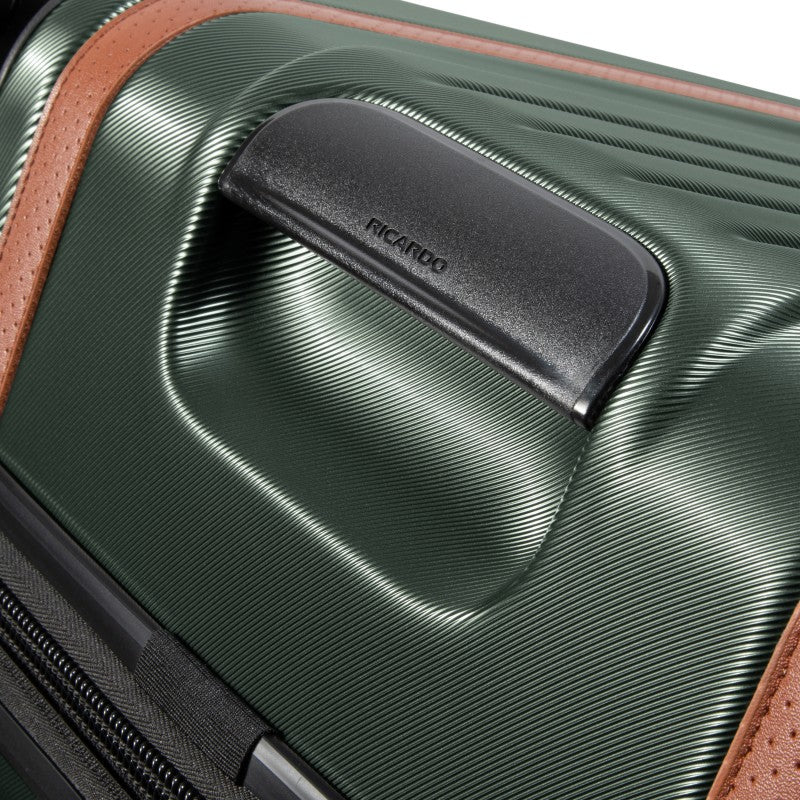 Ricardo Beverly Hills Montecito 2.0 Large Expandable Check-In Spinner Luggage