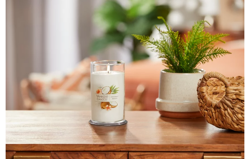 Yankee Candle Signature Medium Pillar Candle - Coconut Beach