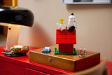 LEGO Peanuts: Snoopy's Doghouse