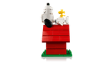 LEGO Peanuts: Snoopy's Doghouse