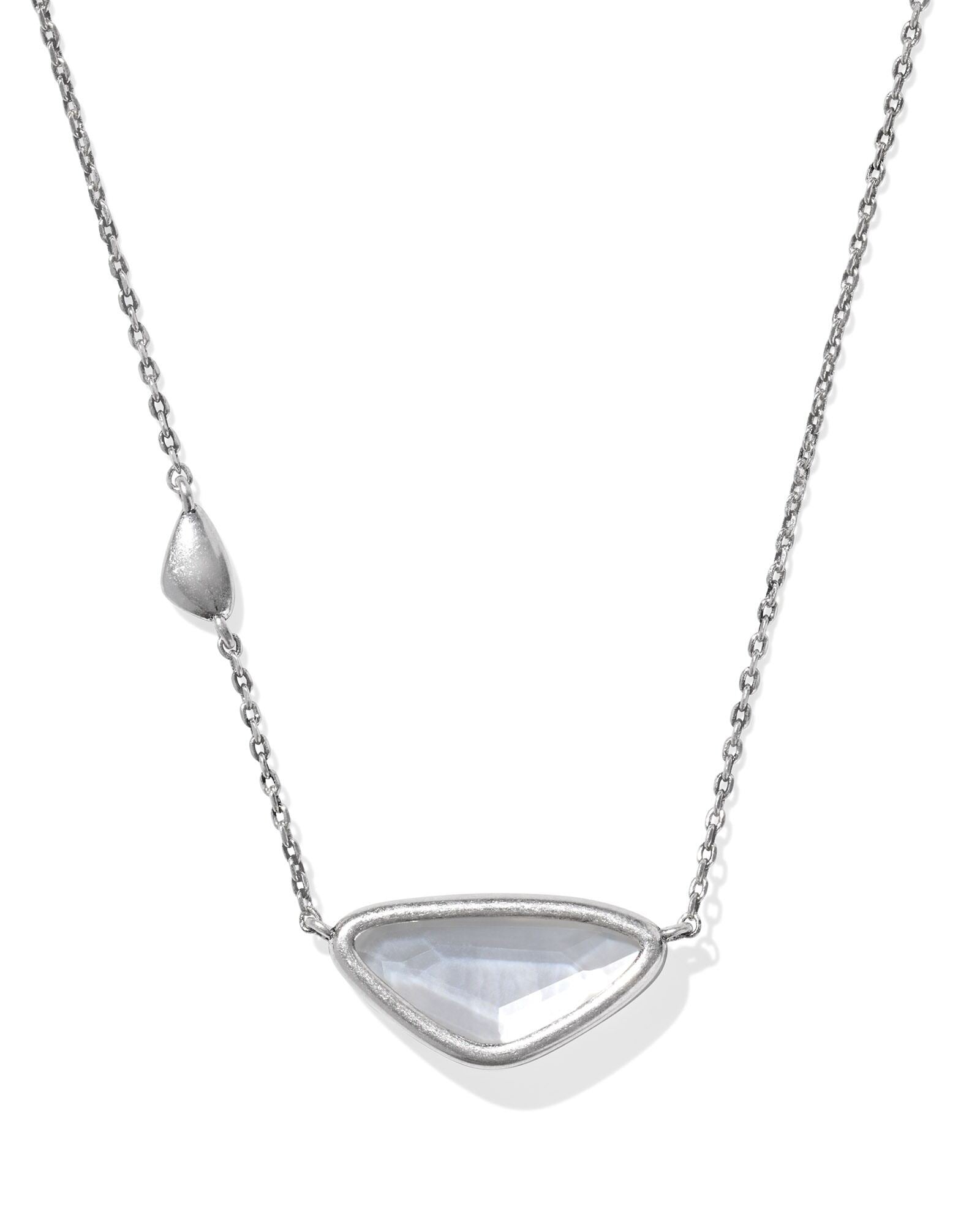 Kendra Scott Margot Short Pendant Necklace - Ivory Mother of Pearl