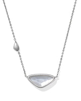 Kendra Scott Margot Short Pendant Necklace - Ivory Mother of Pearl