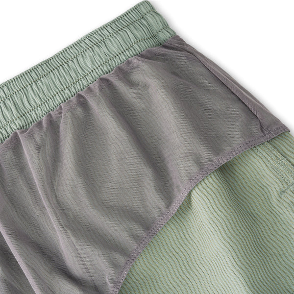 Chubbies Mens The In Field 5.5" Textured Swim Trunks