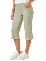 Democracy Womens "Ab"solution Scallop Frayed Capri Pants