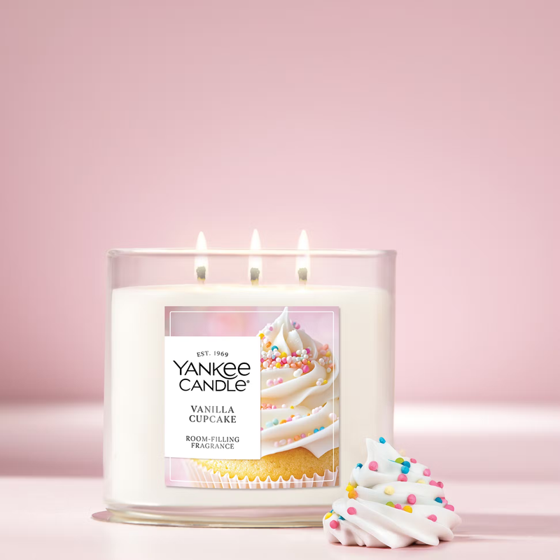 Yankee Candle 3-Wick Candle - Vanilla Cupcake