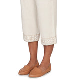 Alfred Dunner Womens Crochet Trim Linen Capri Pants