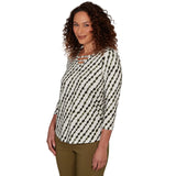 Emaline Women's Ricrac Lattrice V Neck 3/4 Sleeve Top