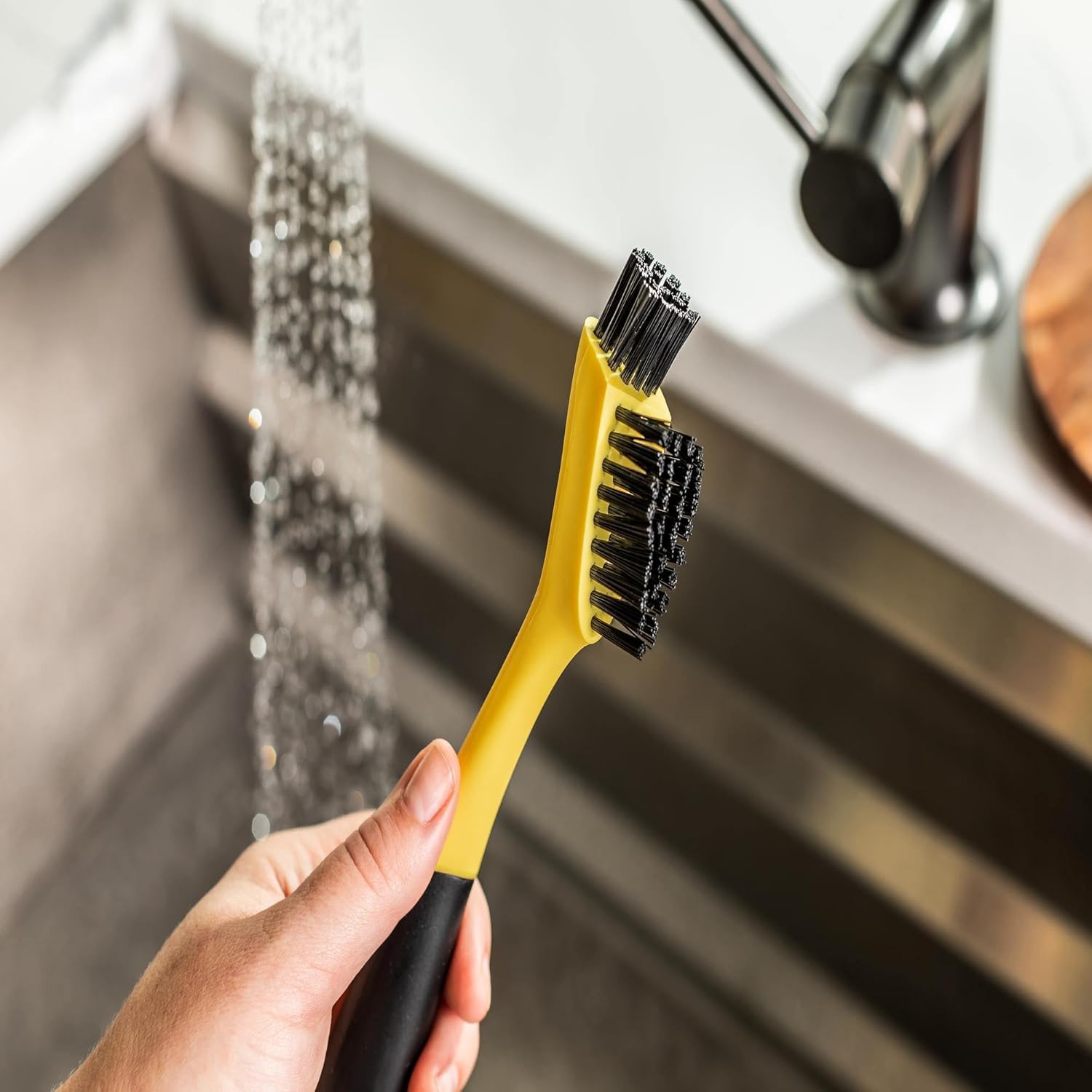 Lodge Dish Cleaning Brush for Cast Iron Pans