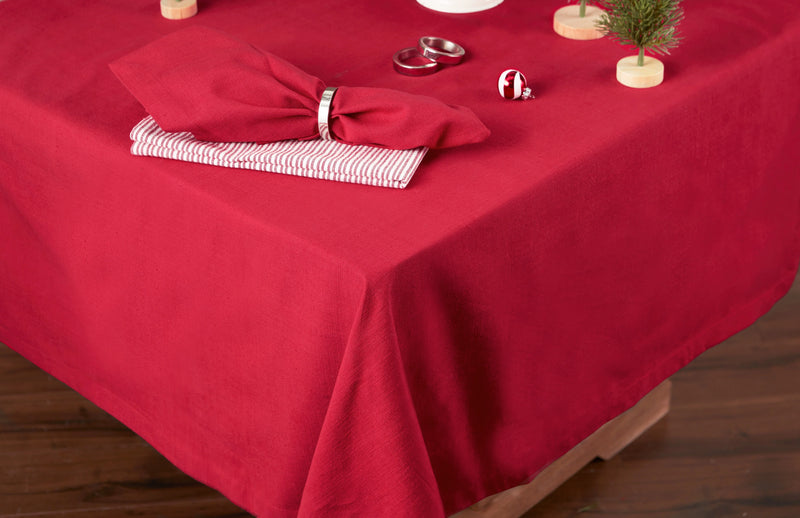 Design Imports Holly Berry Slub Tablecloth