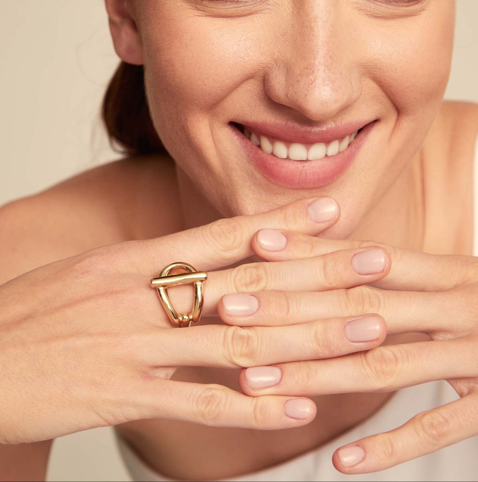 UNOde50 Youthful Gold-Plated Link Shaped Ring - Size 8.5