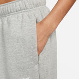 Nike Womens Sportswear Club Fleece Mid-Rise Oversized Cargo Sweatpants