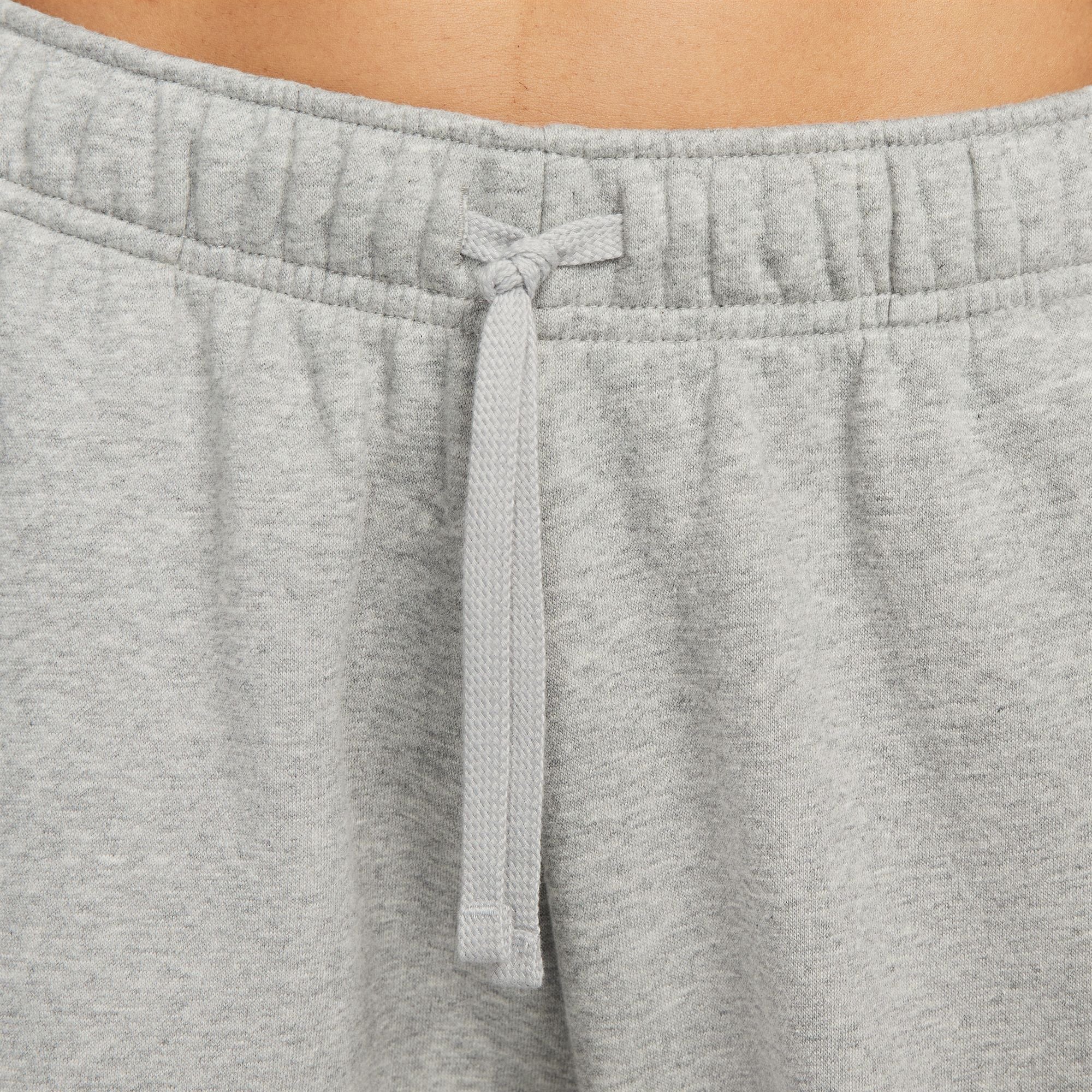 Nike Womens Sportswear Club Fleece Mid-Rise Oversized Cargo Sweatpants