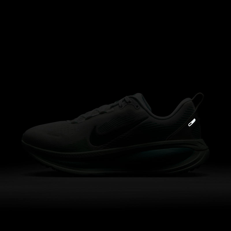 Nike Womens Vomero 18 Running Shoes