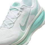 Nike Womens Vomero 18 Running Shoes