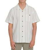 Billabong Mens Victoria Vacay Short Sleeve Woven Shirt