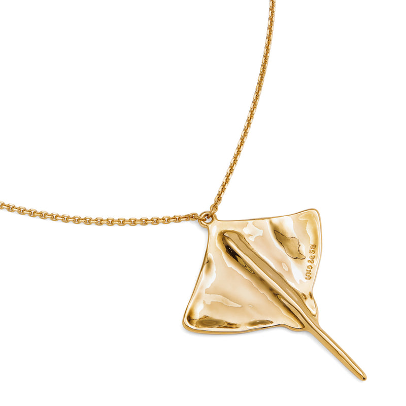 UNOde50 Ser Majestuosa Gold-Plated Long Chain Manta Ray Pendant Necklace