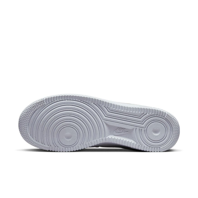 Nike Air Force 1 ’07 Women’s Shoes Amazon.com | Women's AIR Force 1 '07 SE - Size 8 US - White