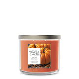 Yankee Candle 3-Wick Candle - Spiced Pumpkin