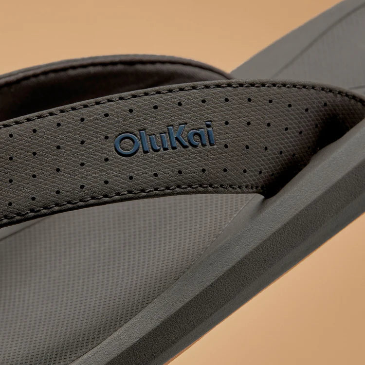 OluKai Mens Ki'i Lightweight Beach Sandals