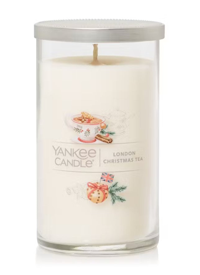 Yankee Candle Signature Medium Pillar Candle - London Christmas Tea