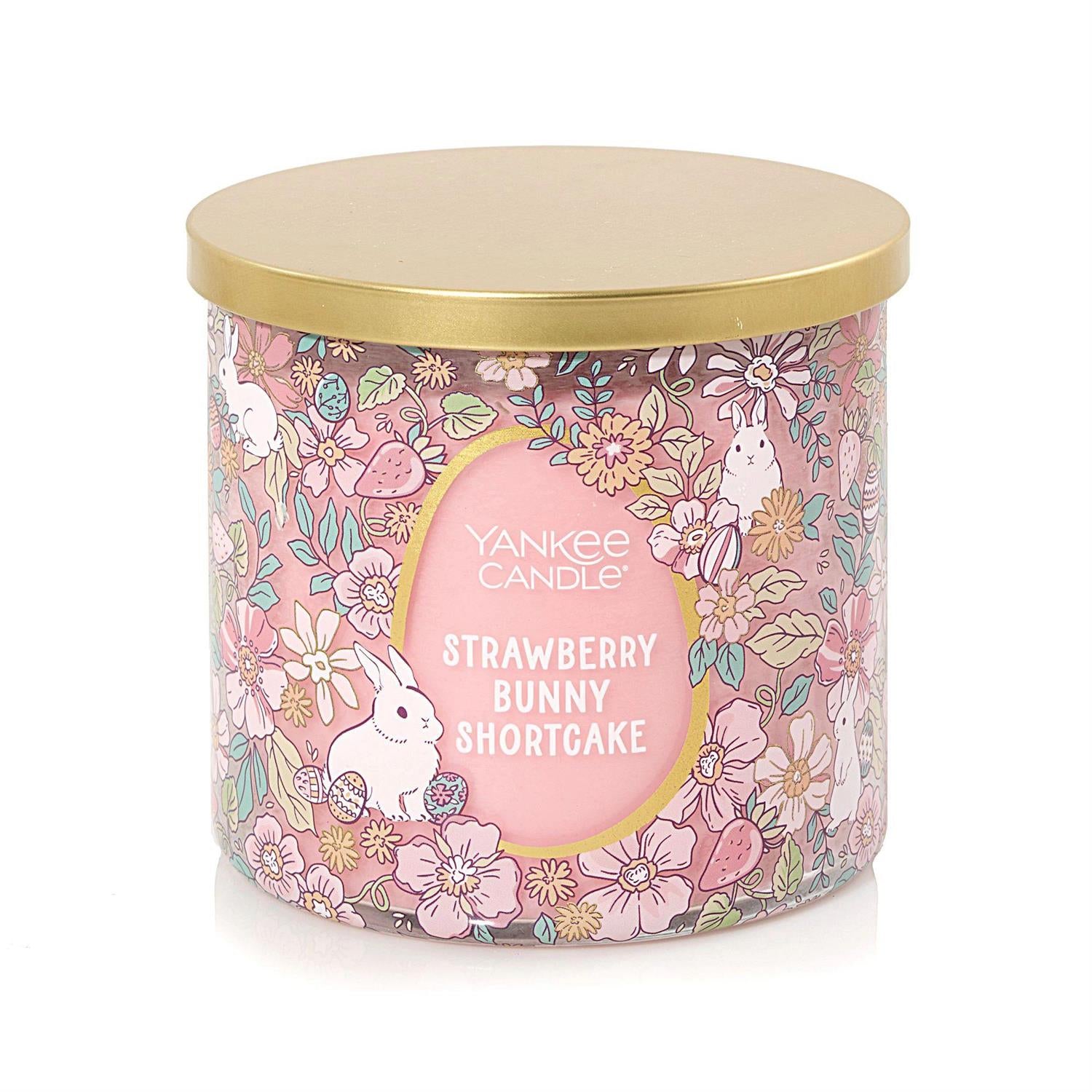 Yankee Candle 3-Wick Candle - Strawberry Bunny Shortcake