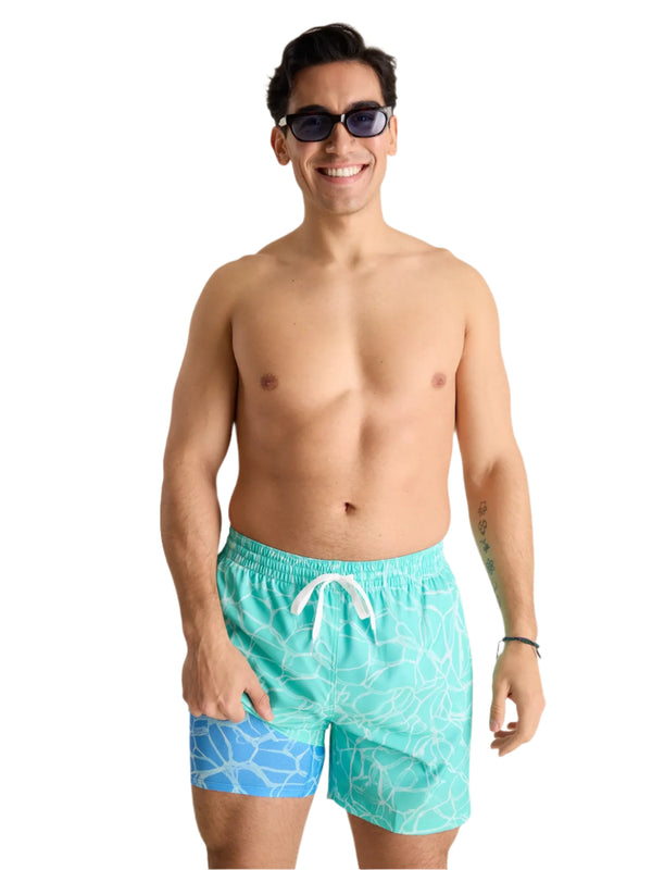 Chubbies Mens The Pool Parties 5.5" Lined Classic Swim Trunks