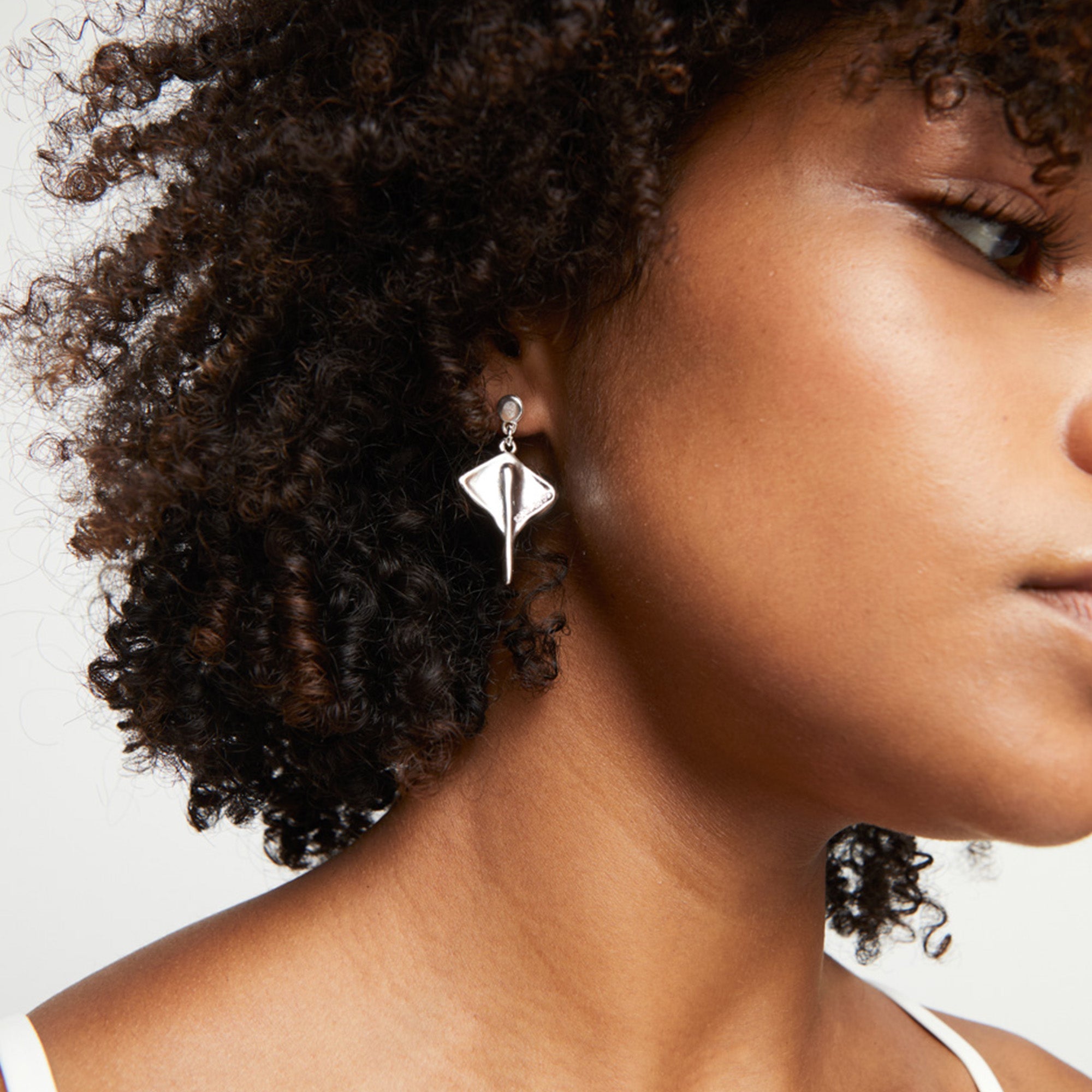 UNOde50 Ser Majestuosa Silver-Plated Manta Ray-Shaped Earrings