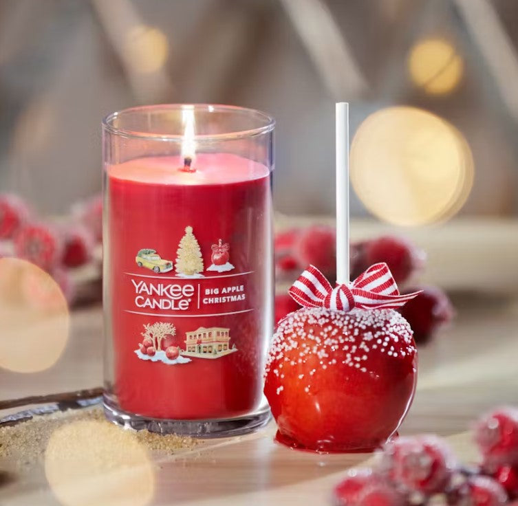 Yankee Candle Signature Pillar Candle - Big Apple Christmas