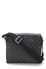 Louis Vuitton Damier Graphite Daniel MM Messenger Handbag