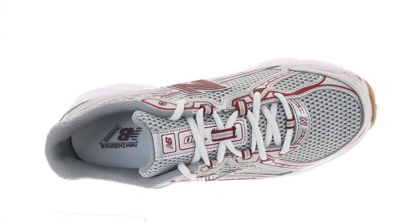 New Balance 740 Shoes