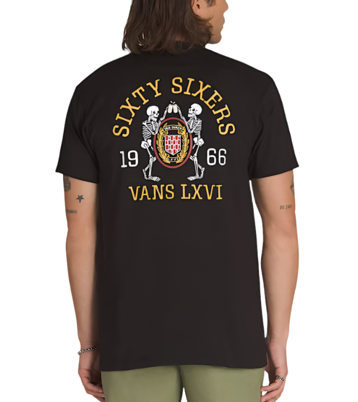 VANS フットボールシャツ スカル VANS“パイレーツ スカル”プリントの VANS フットボールシャツ スカル VANS“パイレーツ スカル”プリントの