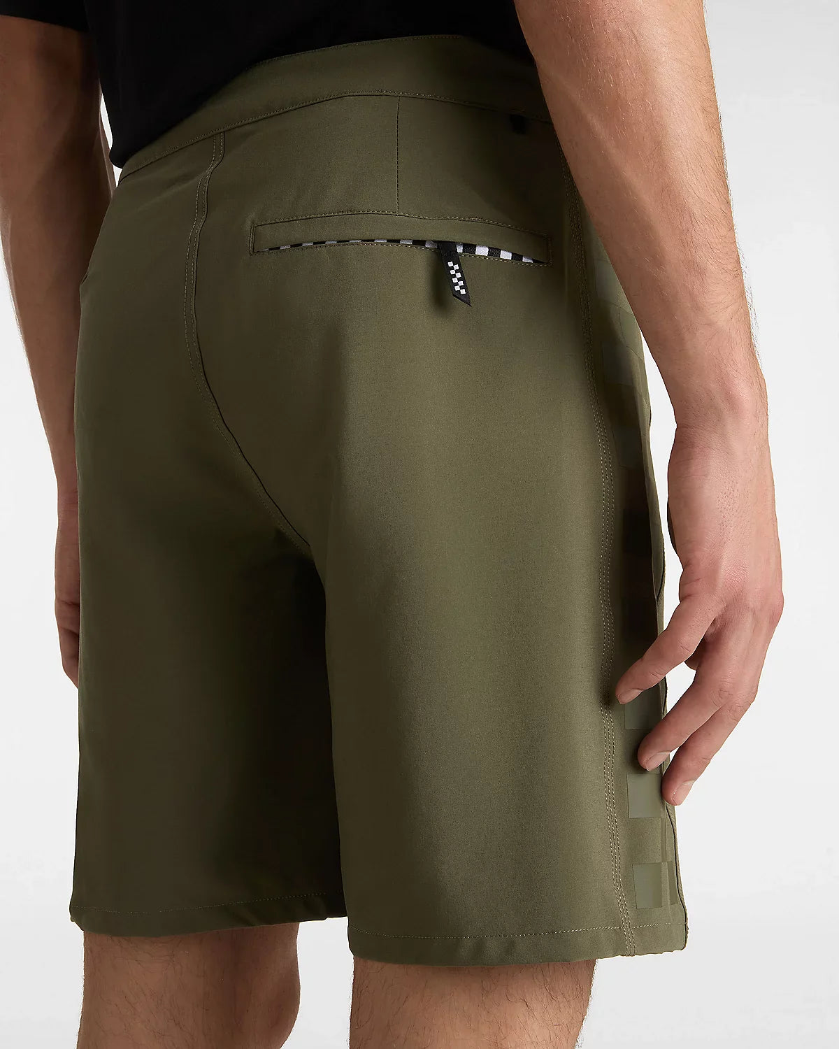 Vans Mens MTE The Daily Solid 18" Boardshorts