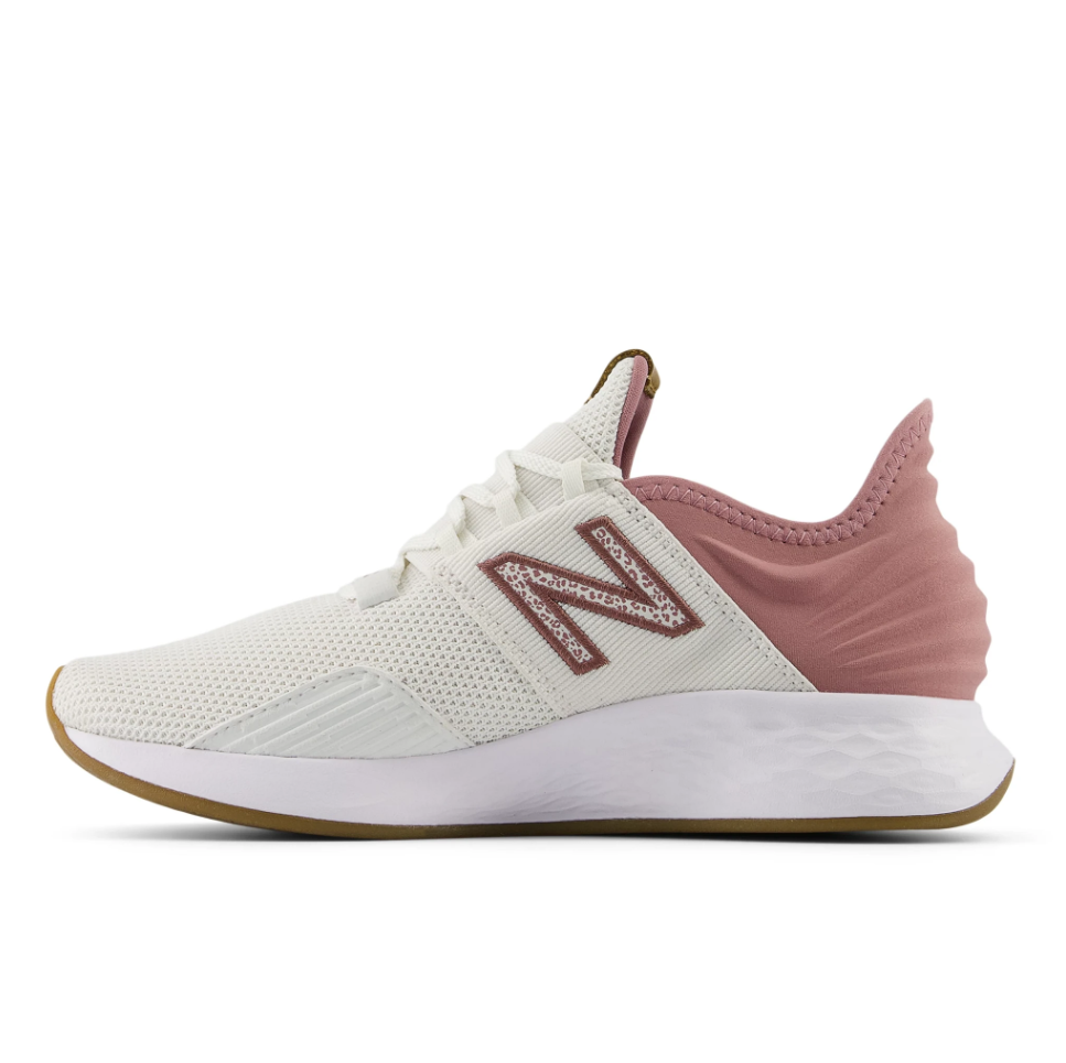 New Balance Womens Fresh Foam Roav Running Shoe