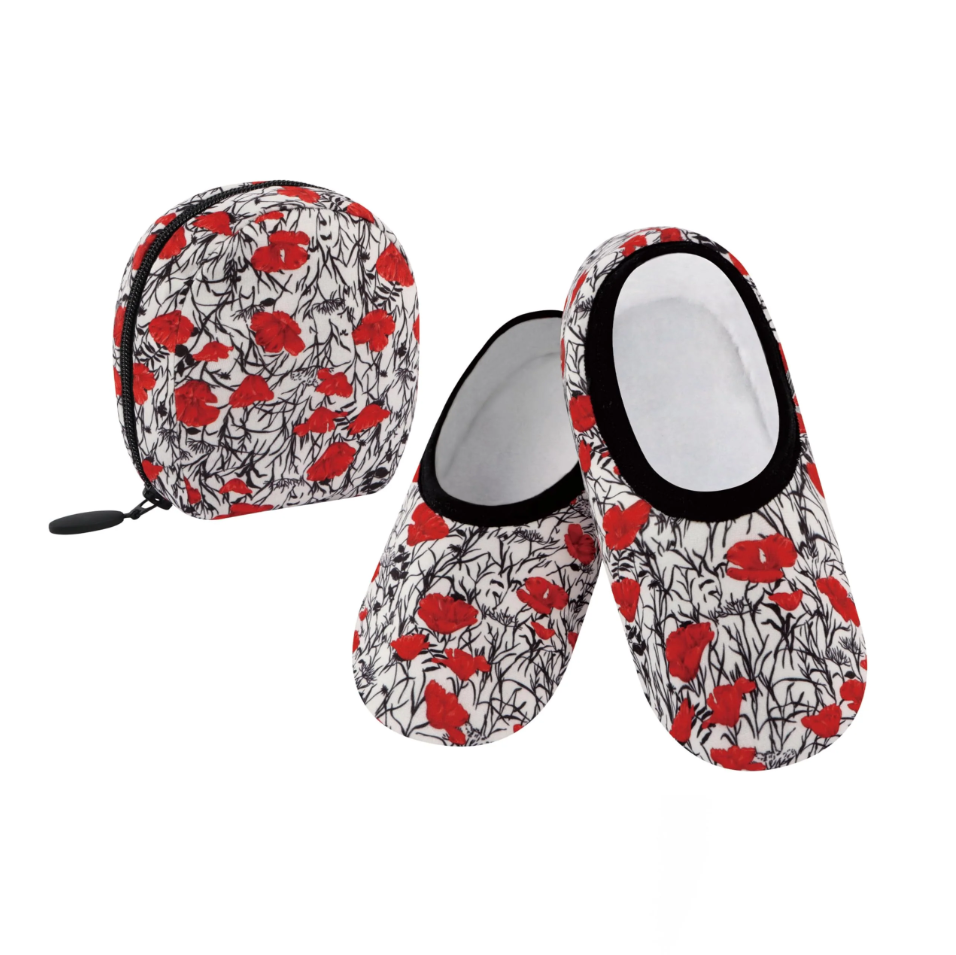 Snoozies Womens Poppies Skinnies with Travel Pouch Slippers - Size Large