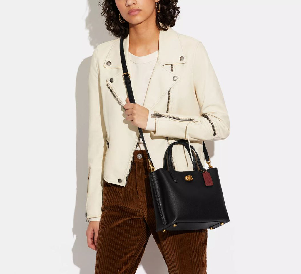 ★COACH★優雅な演出のための★Willow Tote Bag 24★バッグ Amazon.com: COACH Polished Pebble Leather Willow Tote 24