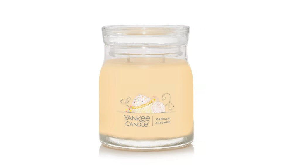 Yankee Candle Signature Medium Jar Candle - Vanilla Cupcake