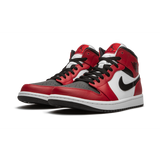 Nike Men's Air Jordan 1 Mid 'Chicago Black Toe' Shoes