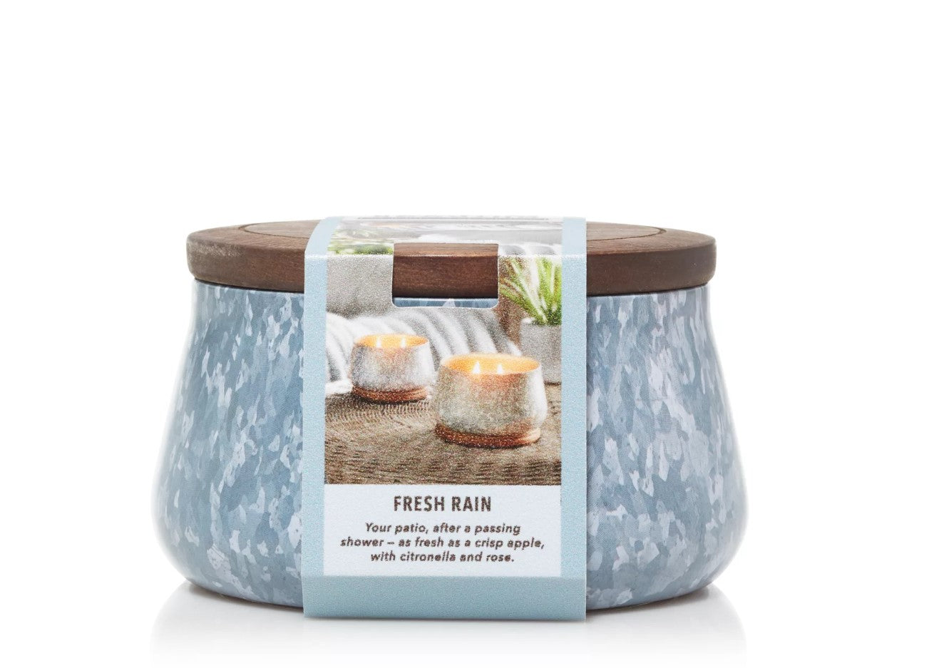 Yankee Candle Medium Outdoor Candle - Fresh Rain