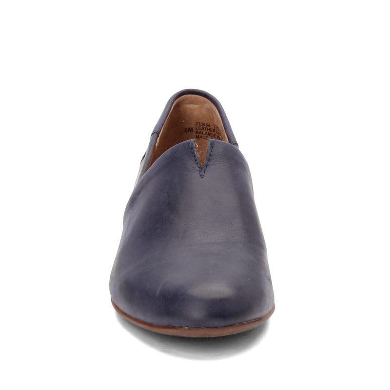 B.Ø.C Womens Suree Slip-On Shoe