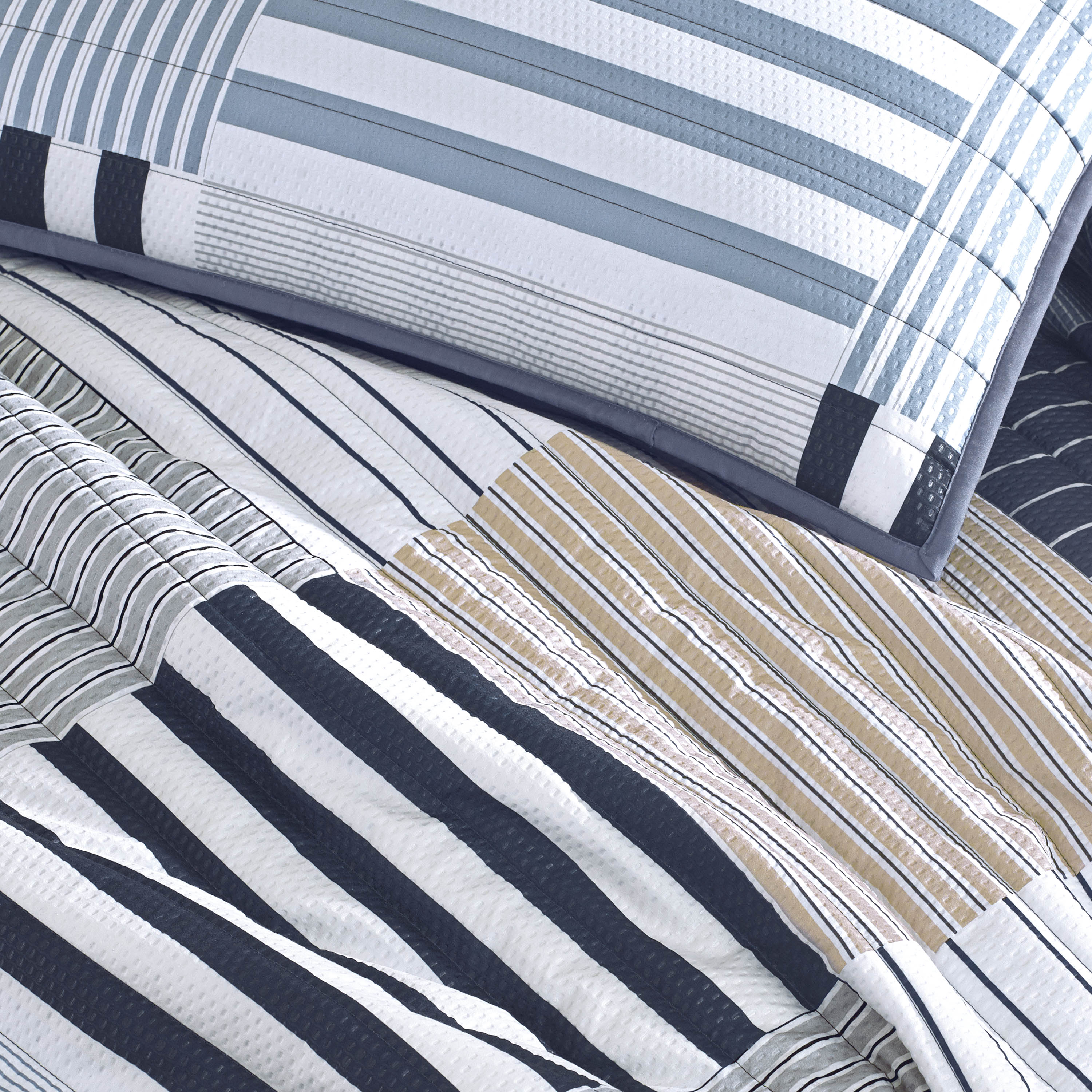IZOD Evan Quilt Set - Full/Queen