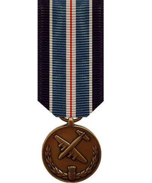 Vanguard Miniature Medal: Medal for Humane Action
