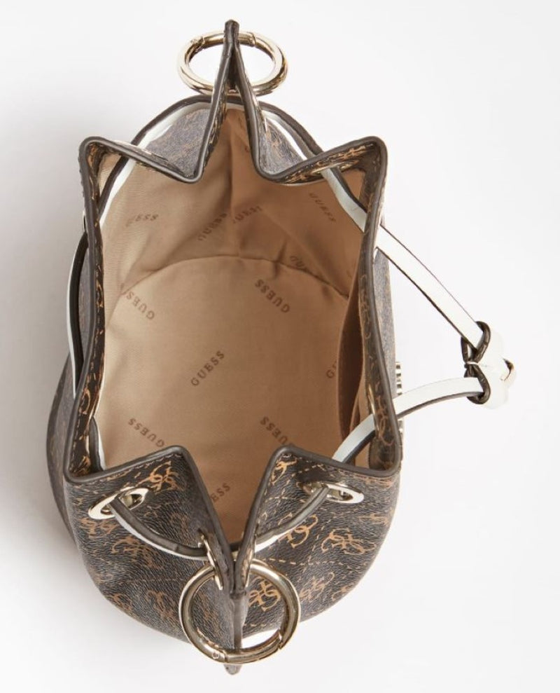 【ブラウン(COG)】GUESS ショルダーバッグ(W)SILVYE Bucket SILVYE Bucket ショルダーバッグ | GUESS(ゲス) JAPAN 公式オンライン